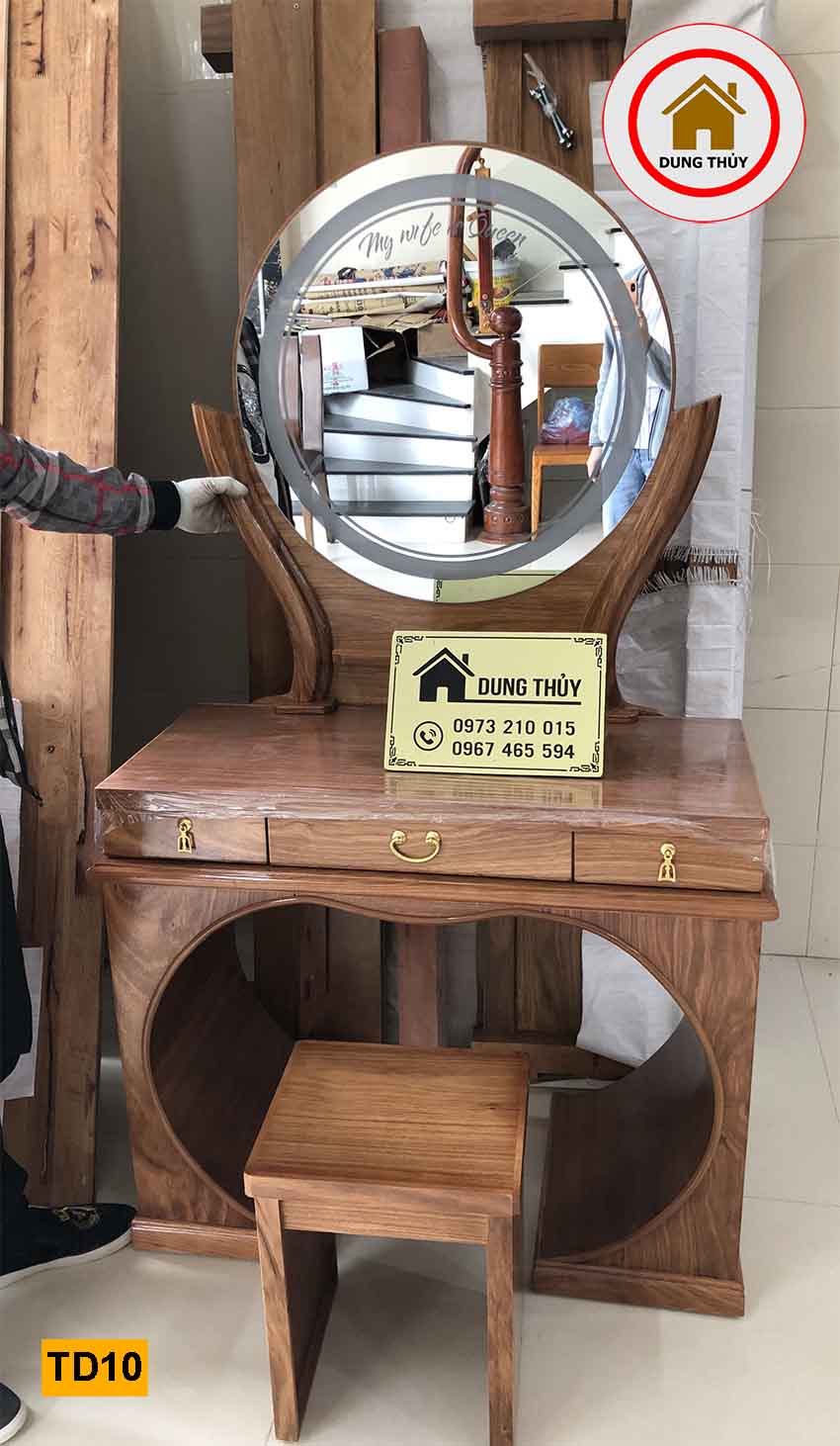 bàn trang điểm gương tròn gỗ hương xám TD10