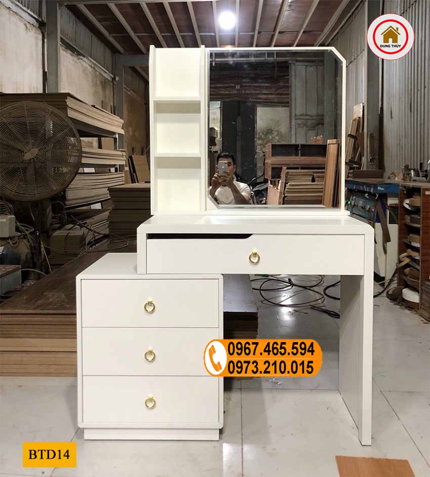 Bàn trang điểm 3 ô 3 ngăn kéo gỗ công nghiệp BTD14