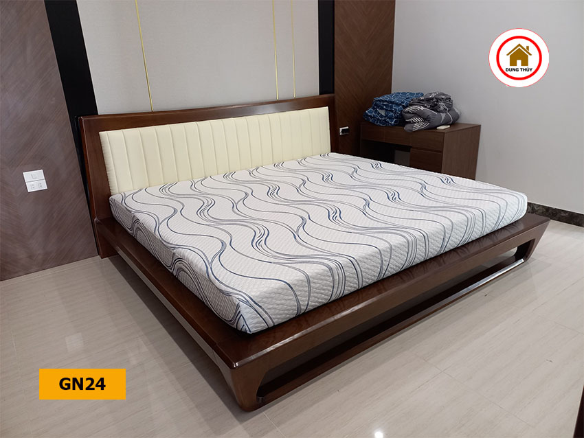 giường ngủ chân quỳ gỗ sồi Nga GN24