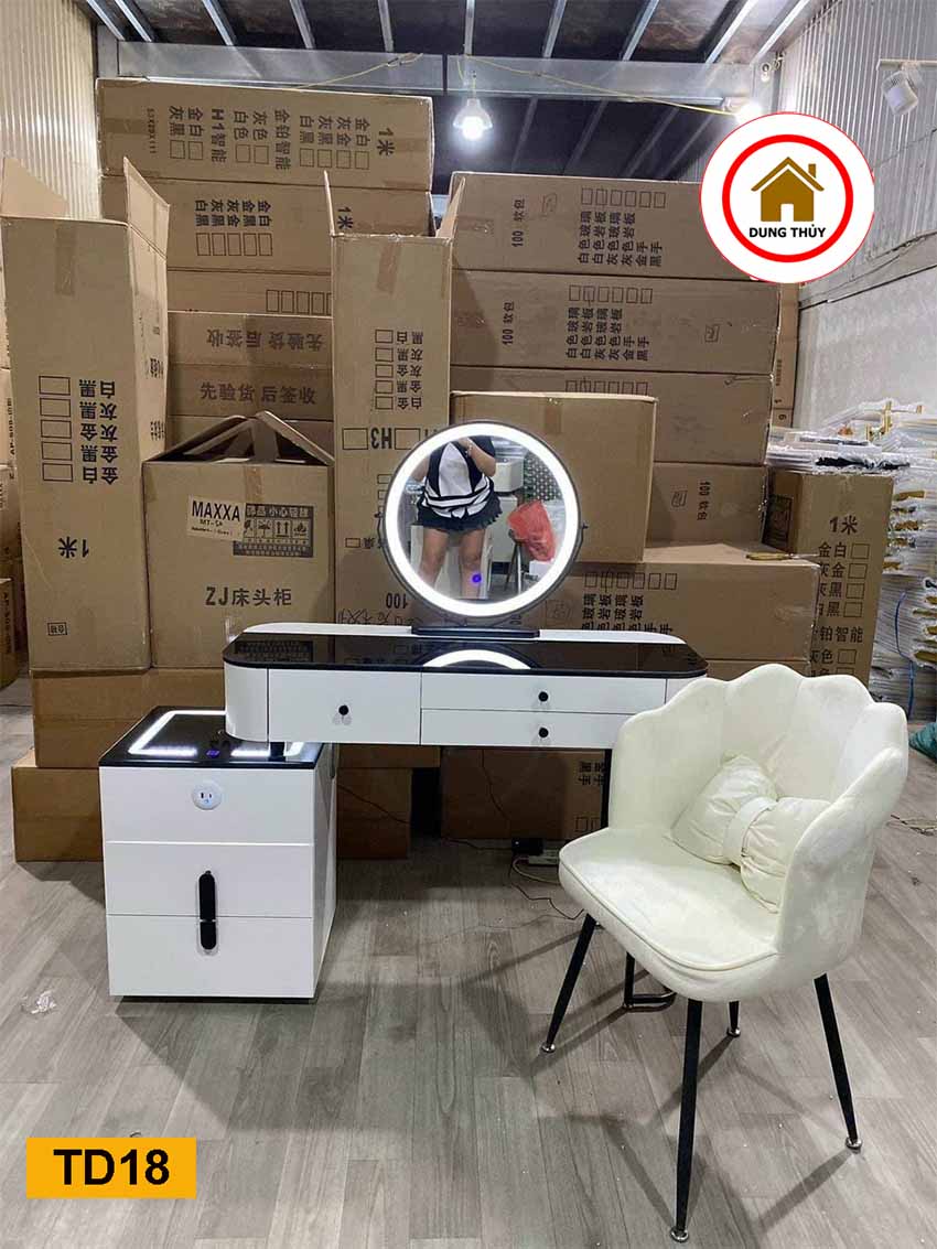Bàn trang điểm đèn LED gương tròn 3 ngăn TD18