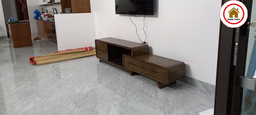 kệ tivi chân rút gỗ sồi5