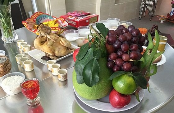 chuẩn bị nhập trạch mâm cúng lễ vào nhà mới