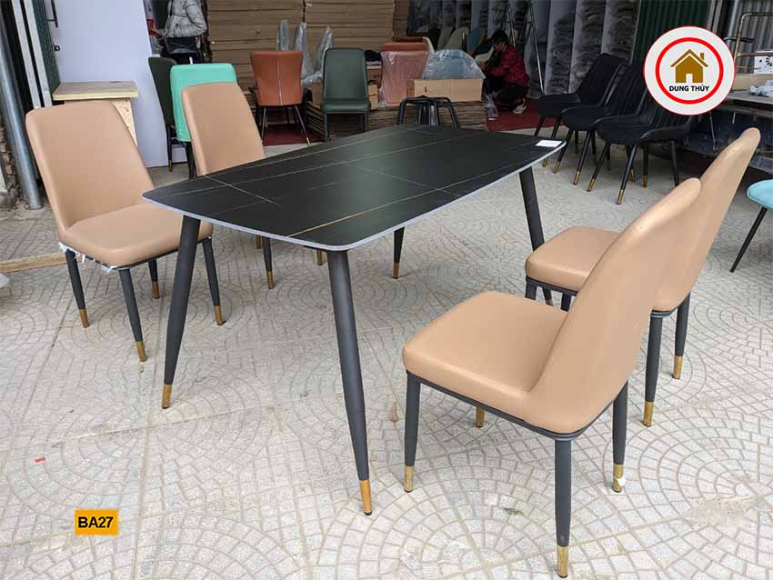 có nên mua bàn ăn gỗ thông minh hay không