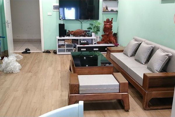 ghế sofa gỗ tự nhiên ở chung cư