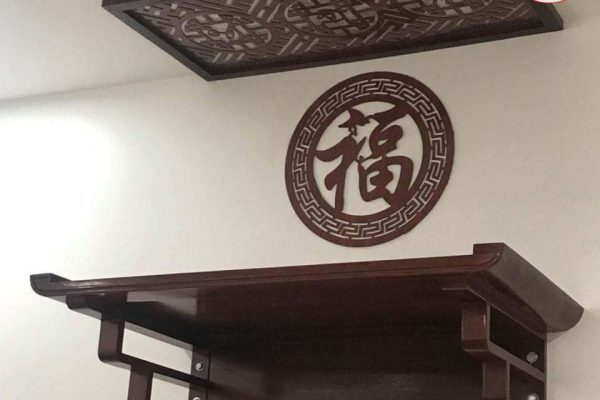 Bàn thờ treo tường gỗ sồi Nga BT03