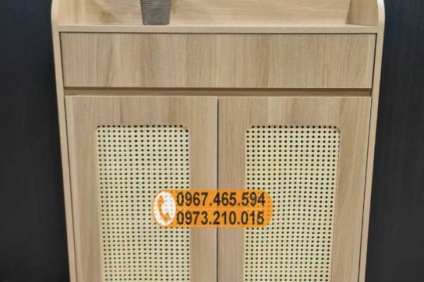 Tủ giầy dép 2 cánh kèm họa tiết gỗ công nghiệp TGD11
