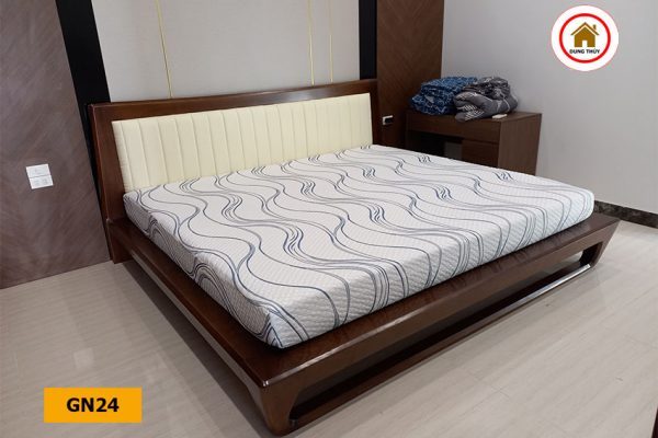 giường ngủ chân quỳ gỗ sồi Nga GN24