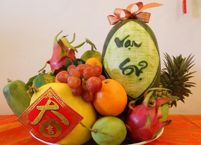 bày mâm ngũ quả đón Tết