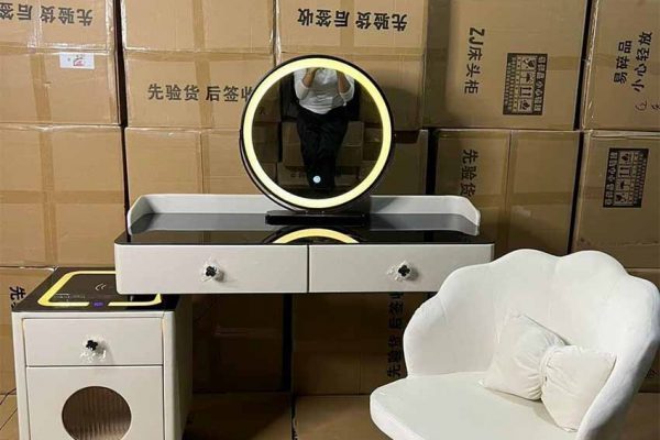 Bàn trang điểm đèn LED gương tròn 3 ngăn TD18