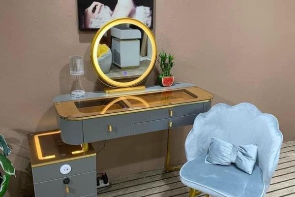Bàn trang điểm đèn LED gương tròn 3 ngăn TD18