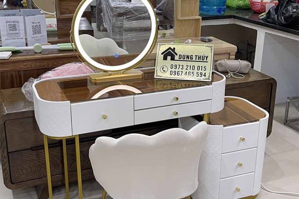 ban trang diem go cong nghiep TD18
