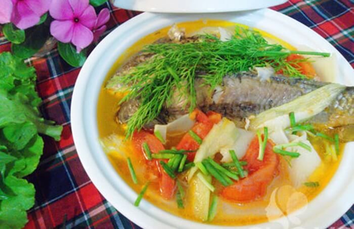 cá trắm nấu canh chua me sấu