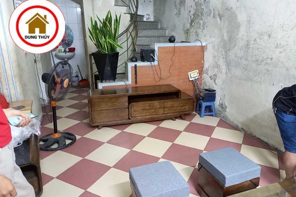 bàn giao kệ tivi chan rút5