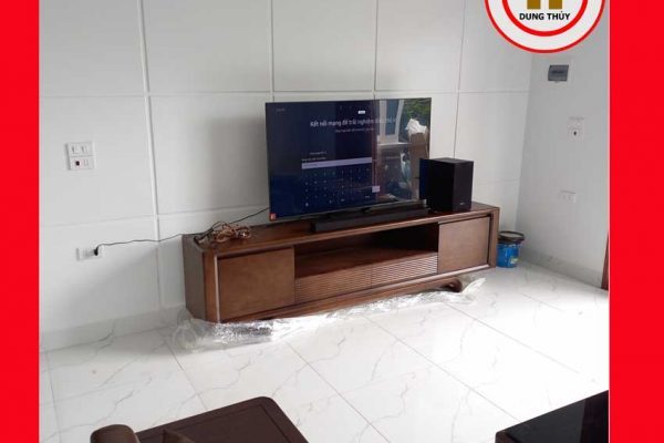 Kệ tivi chân quỳ gỗ sồi Nga KT33